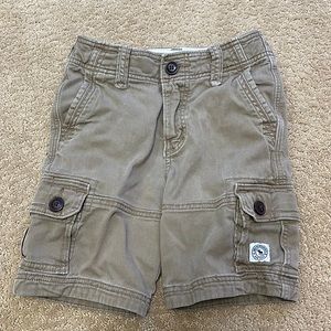 Abercrombie Kids boys khaki cargo shorts, size 7/8